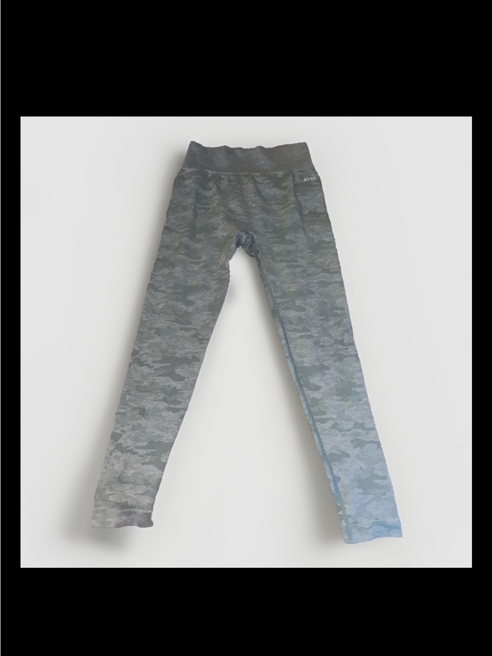 AYBL women’s Gray Camo Leggings- Sz L
